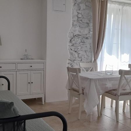 Ape Bianca - Appartamento Rosmarino Colico Exteriér fotografie